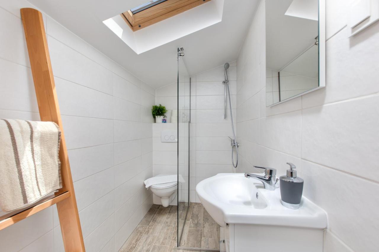 And Charming Apartment In Vantacici Malinska Buitenkant foto